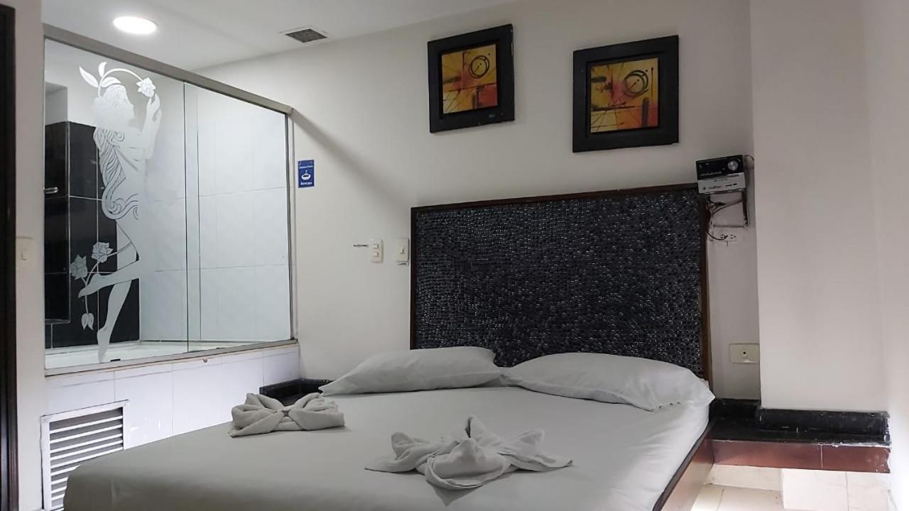Hotel Marat Suite Medellín Buitenkant foto